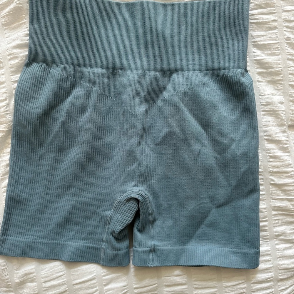 Amazon Ribbed Seamless Athletic Set - Picture 5 of 8